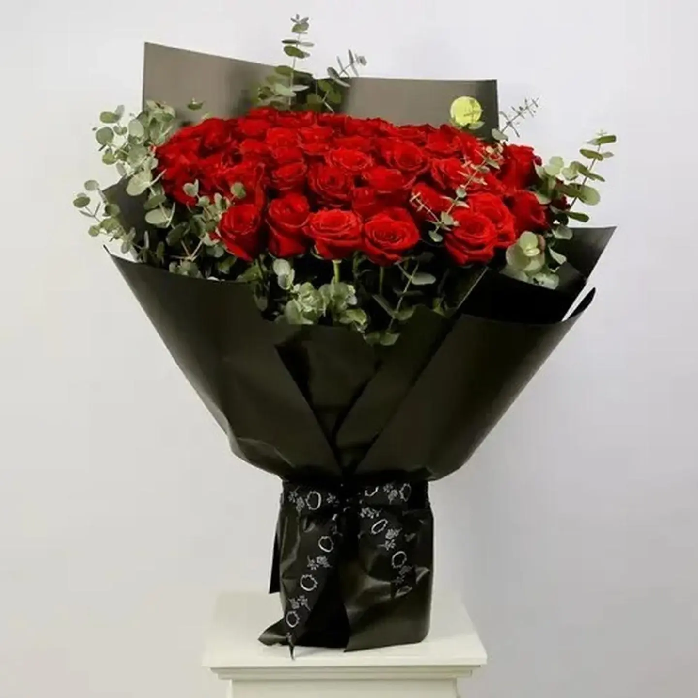 بوكية ‏حُبه الباين على وجهي محلينيّ.♥️