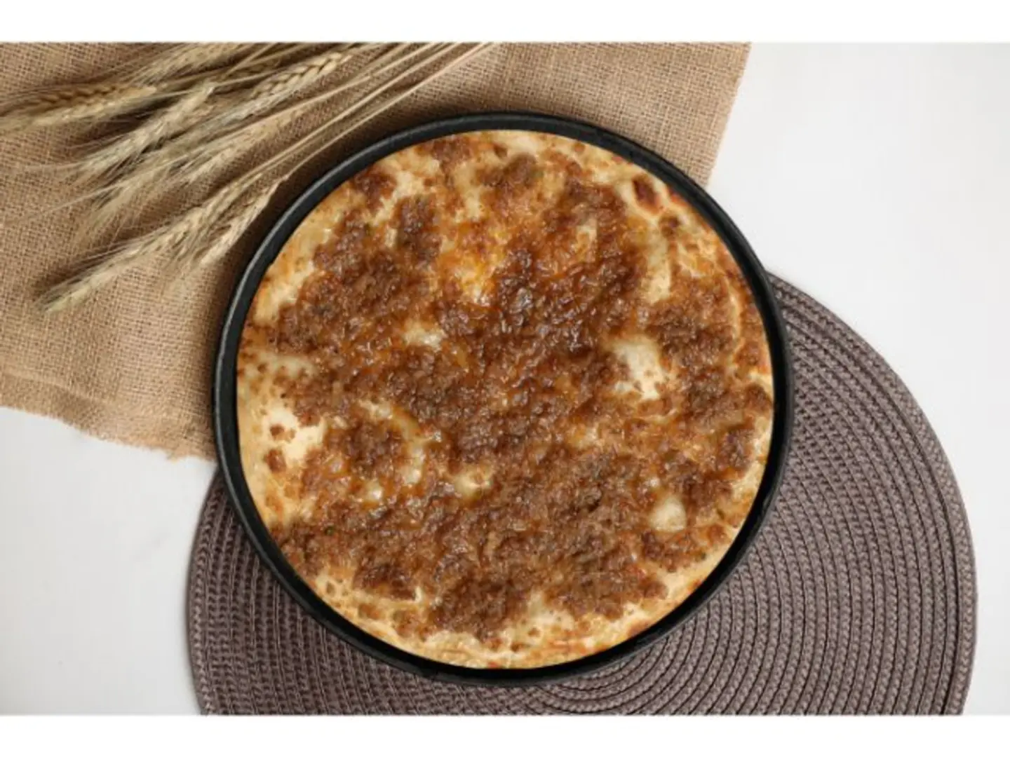 لحم بالعجين