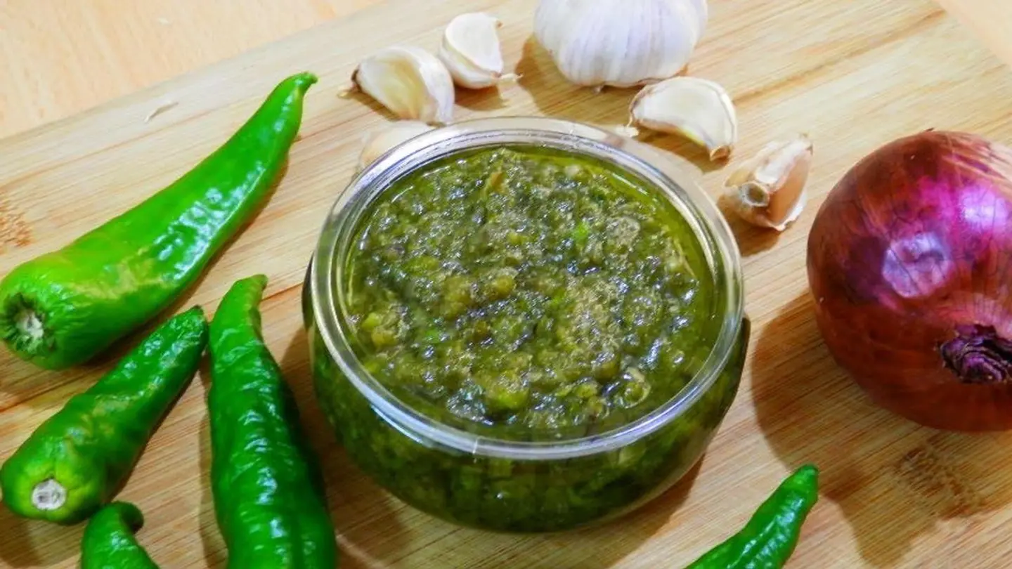 سلطة خضراء حارة