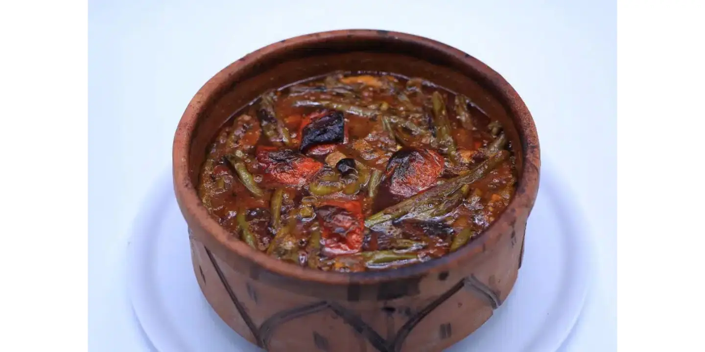 مرقة لوبيا لحم