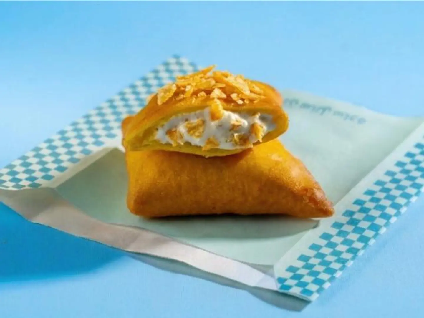 كباجي بالجبن وشيبس عمان