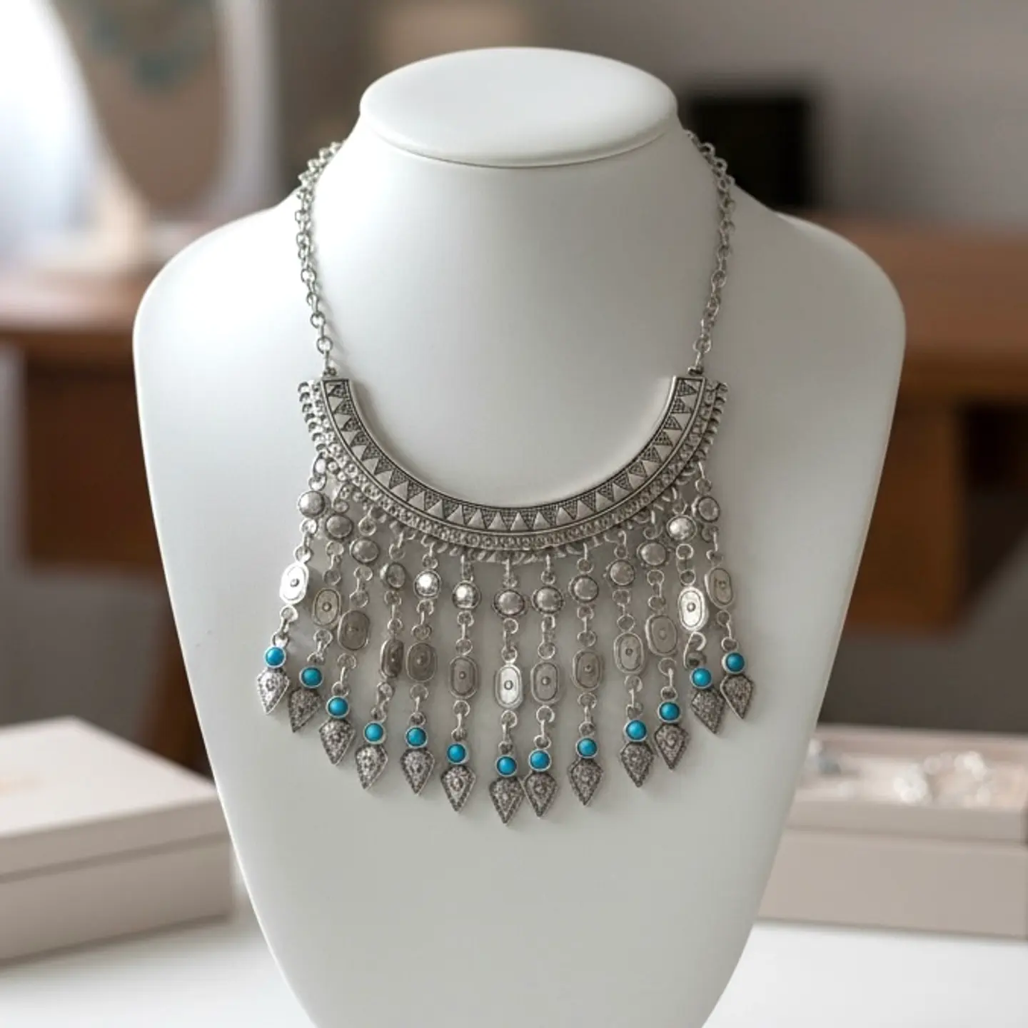 قلادة شعبية ٢