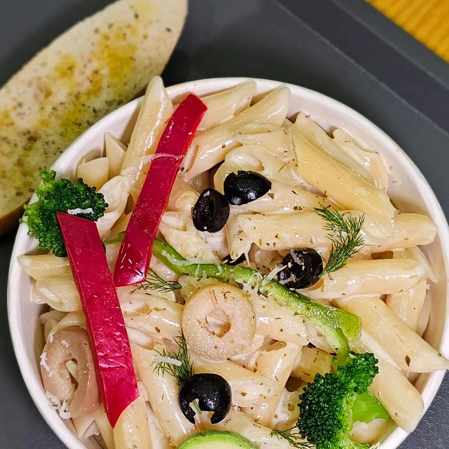 Pasta With White Sauce