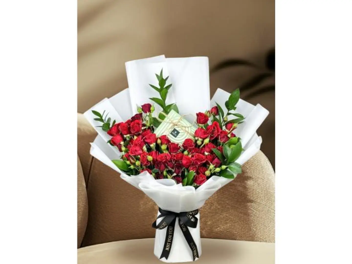 باقه ورد مع حلا باتشي الفخامه الذوق