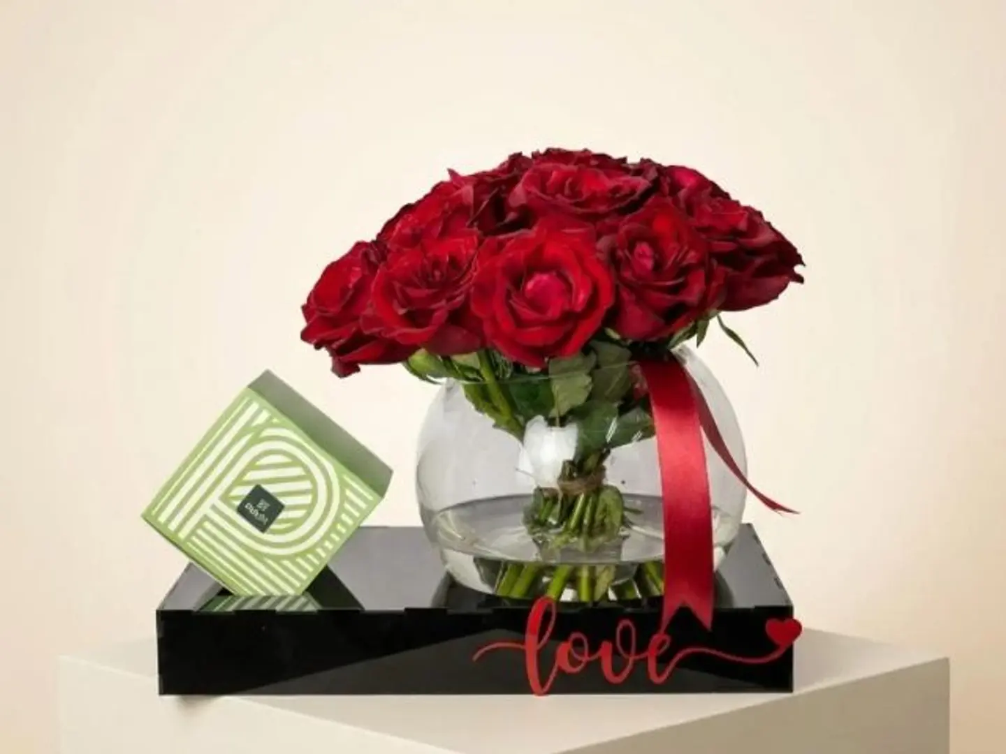 سُمو العشق الأحمر