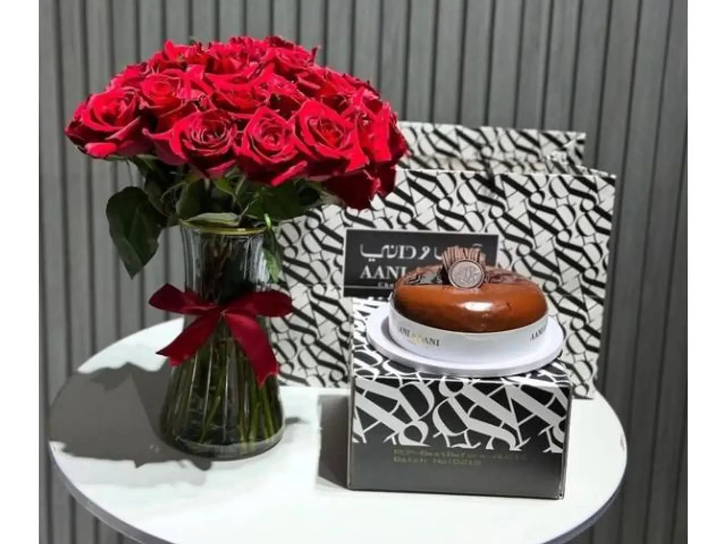 Passion Vase With Ani & Dani Cake