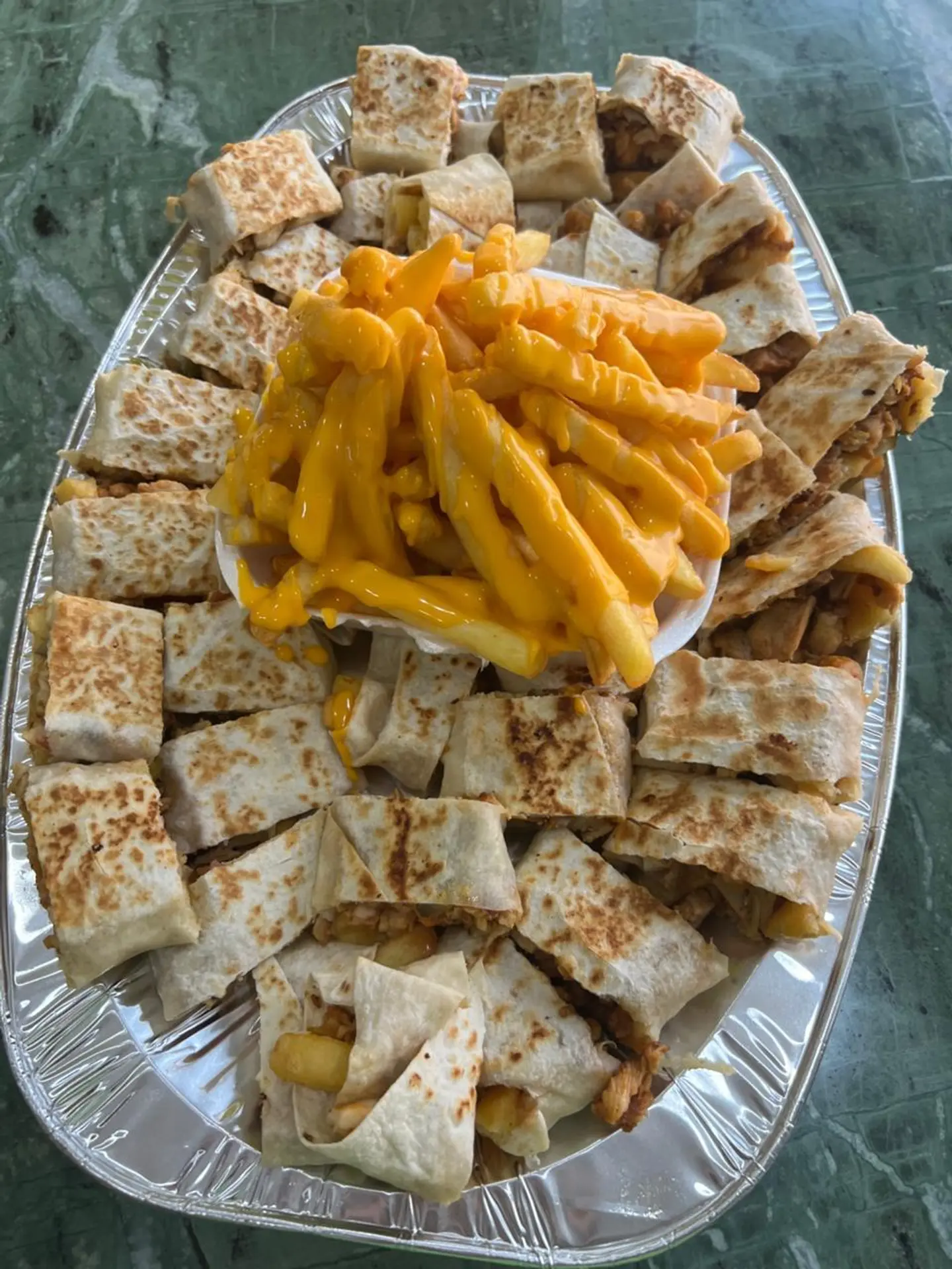 صحن عربي كبير