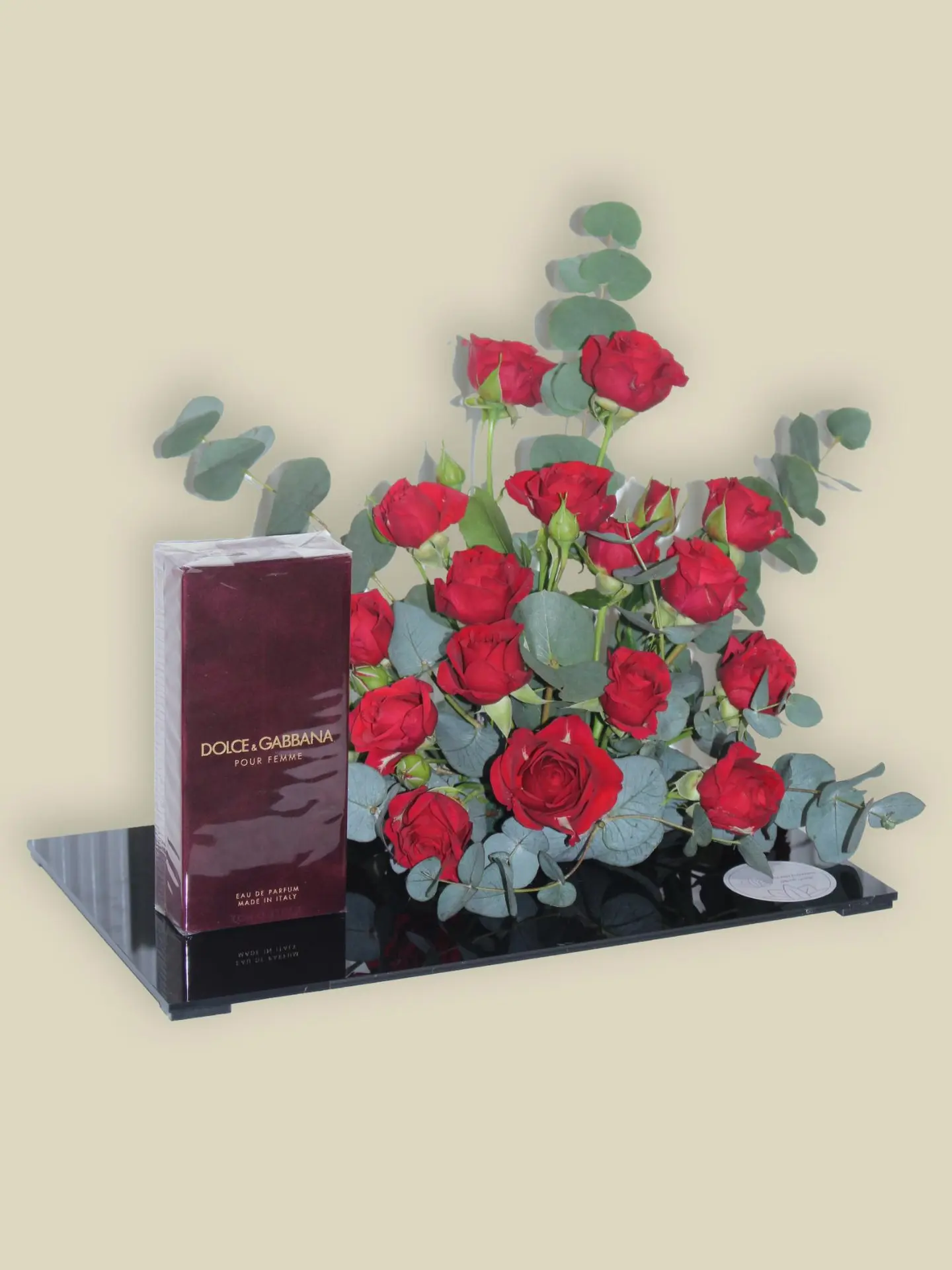 عطر نسائي دولتشي اند غابانا بتنسيق راقي