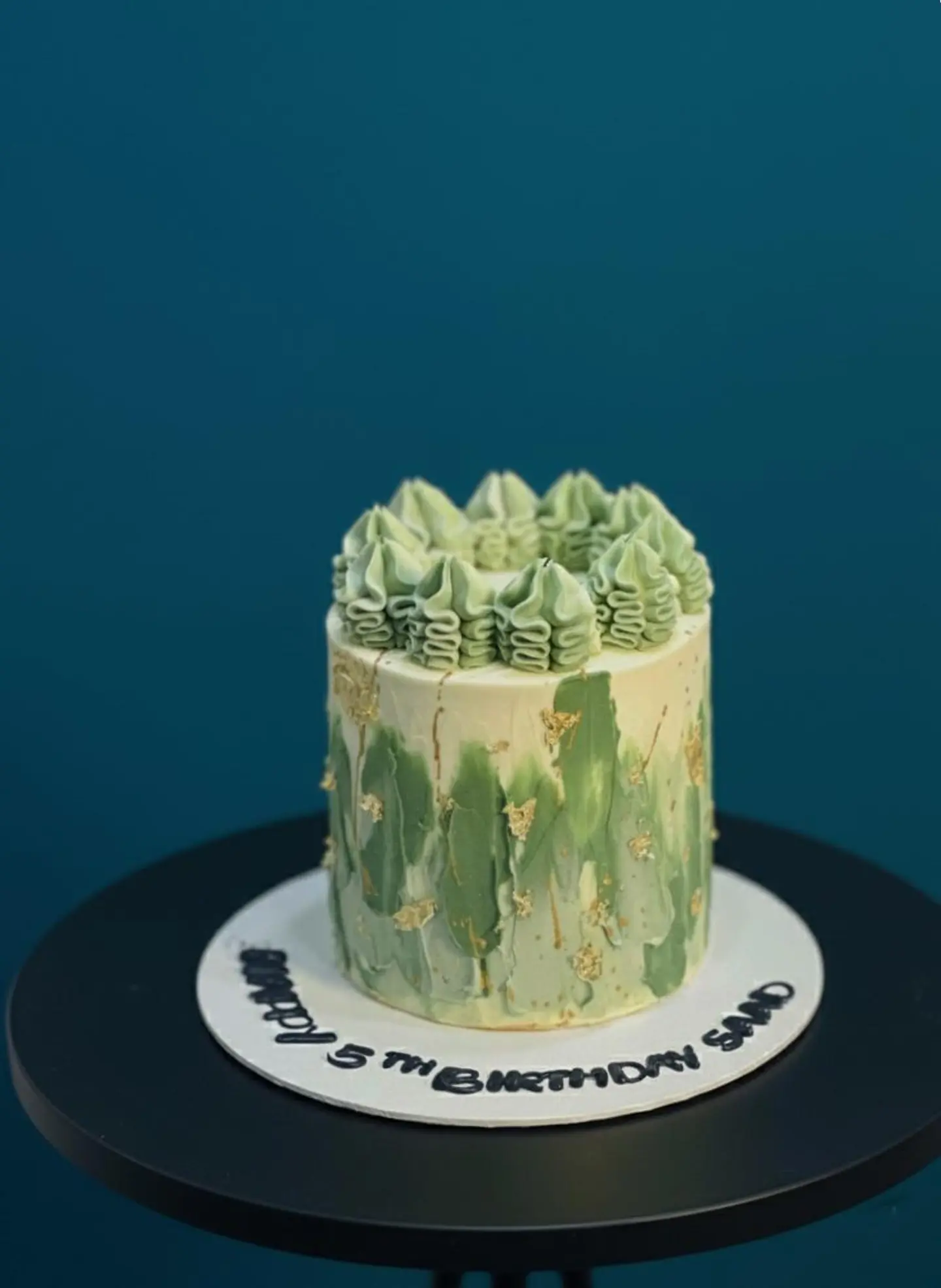 Green Spread Cake
