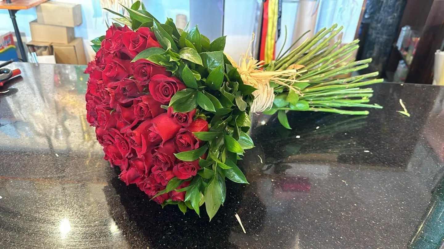 50 Beautiful Red Roses Bouquet With Rucess