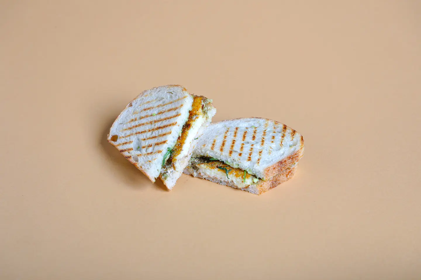 ساندوتش حلوم