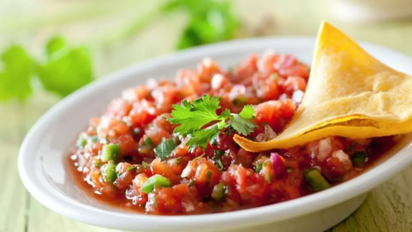 سلطة حار أحمر