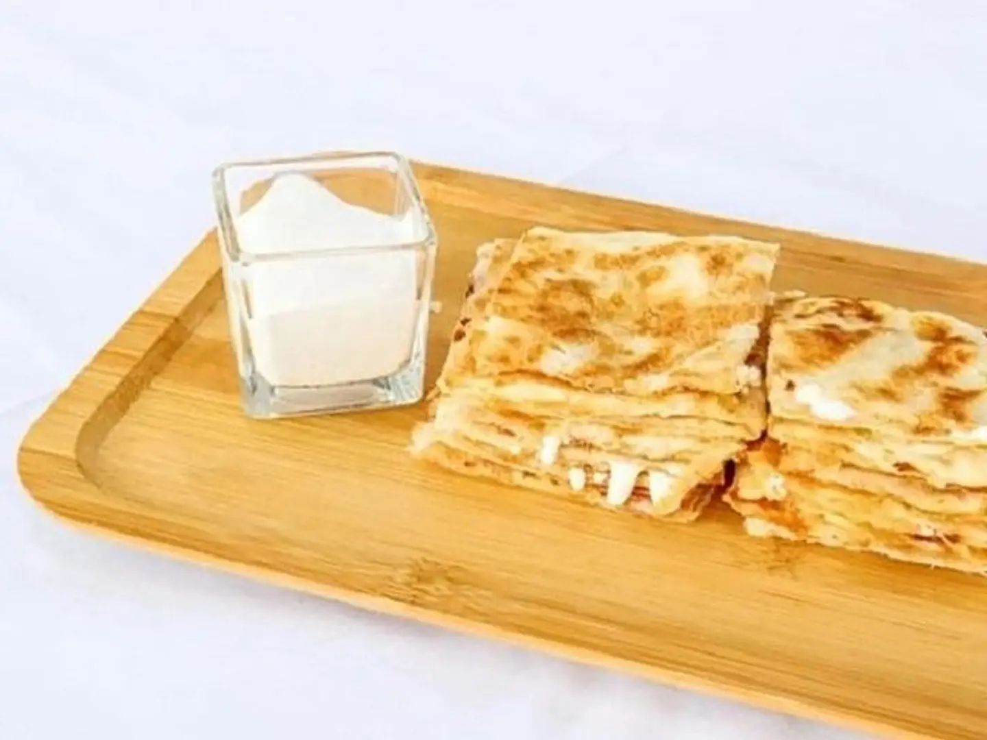 مطبق حلو قشطة حلاوة طحينية