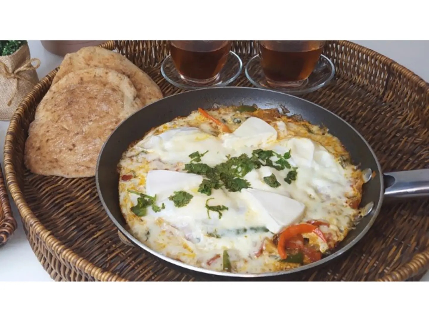 شكشوكة مع جبن