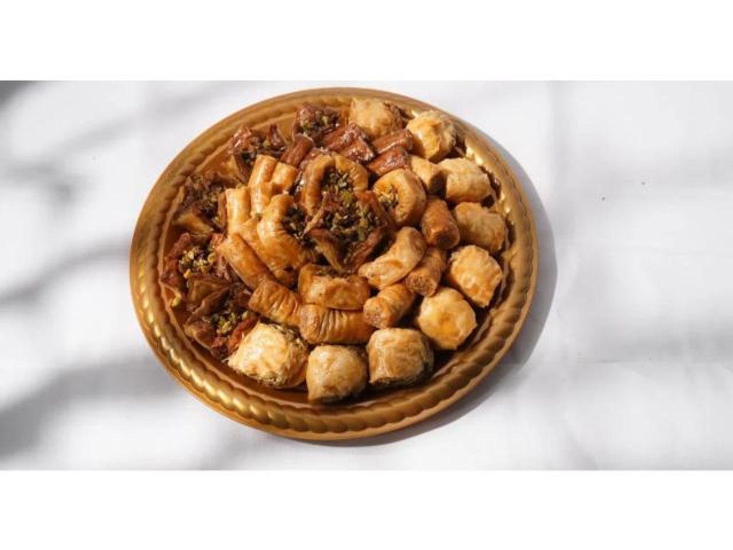 صحن بقلاوة كبير