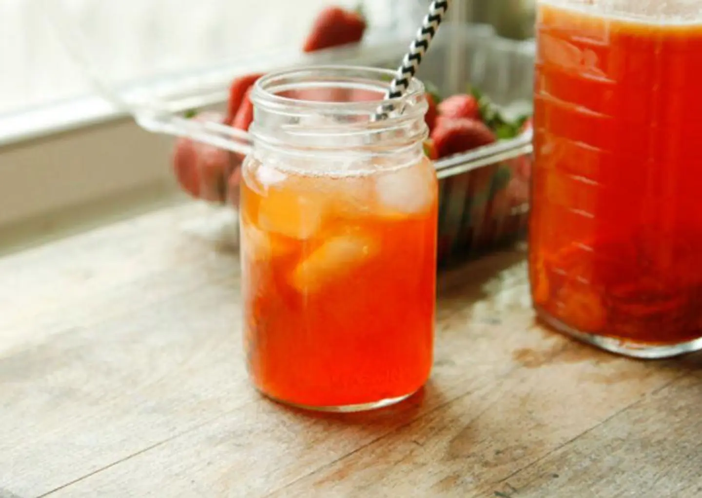 شاي الليمون بالفراولة