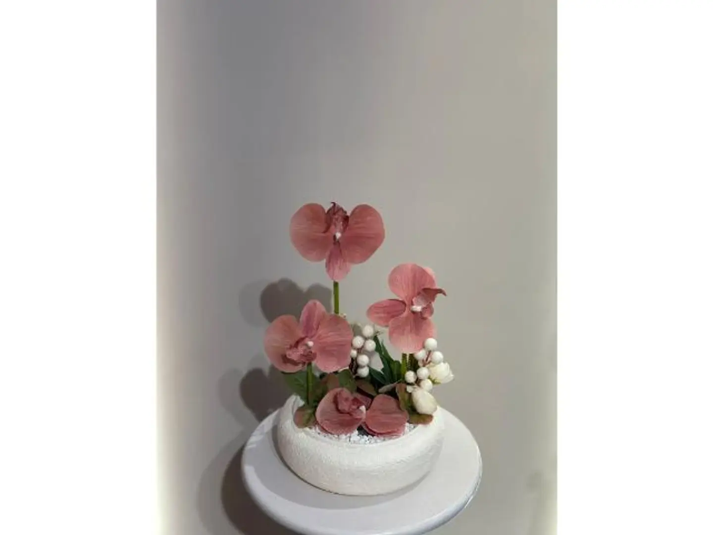 فازة فخار مع ورد صناعي