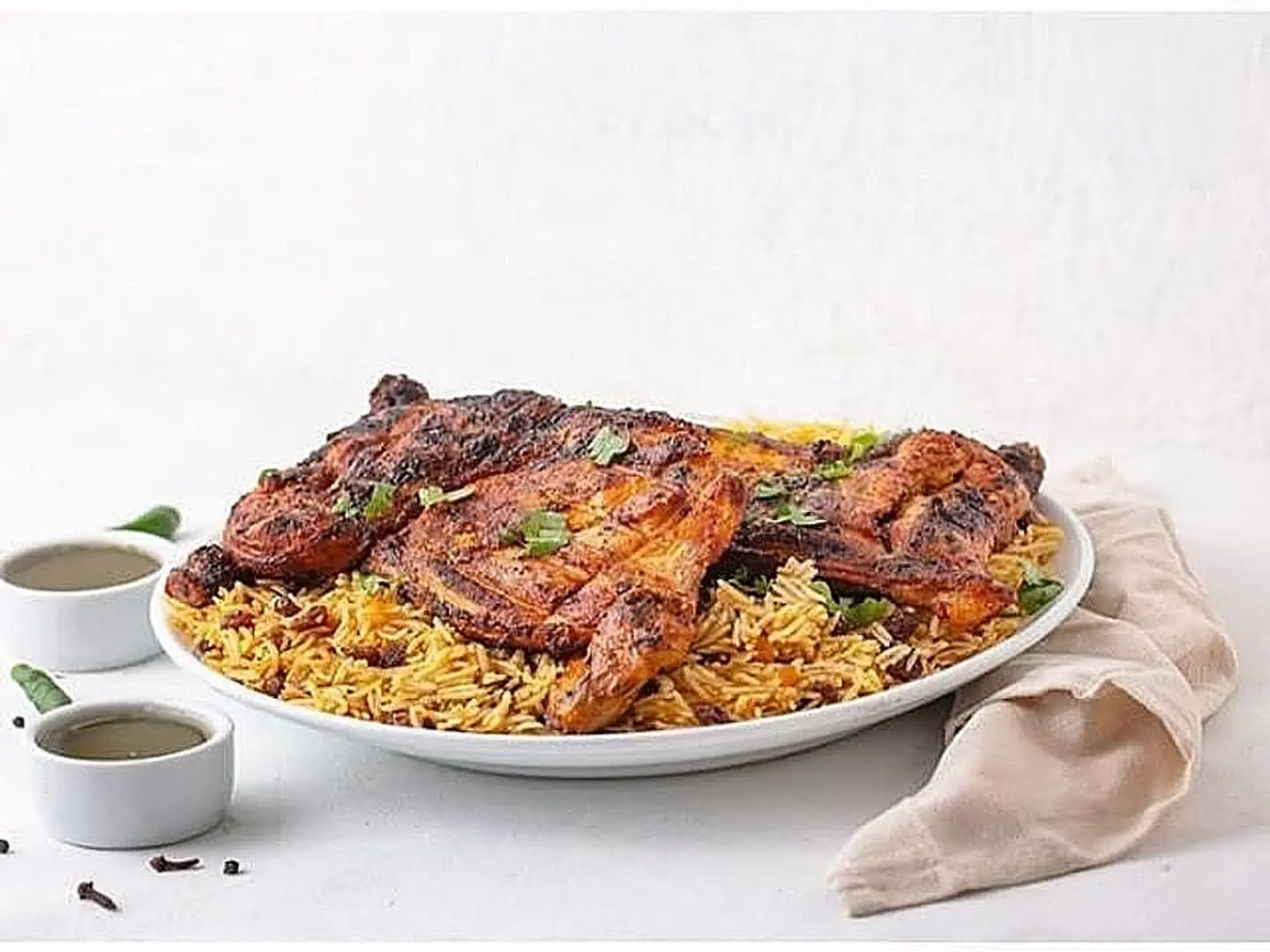 حبة دجاج على الفحم مع رز