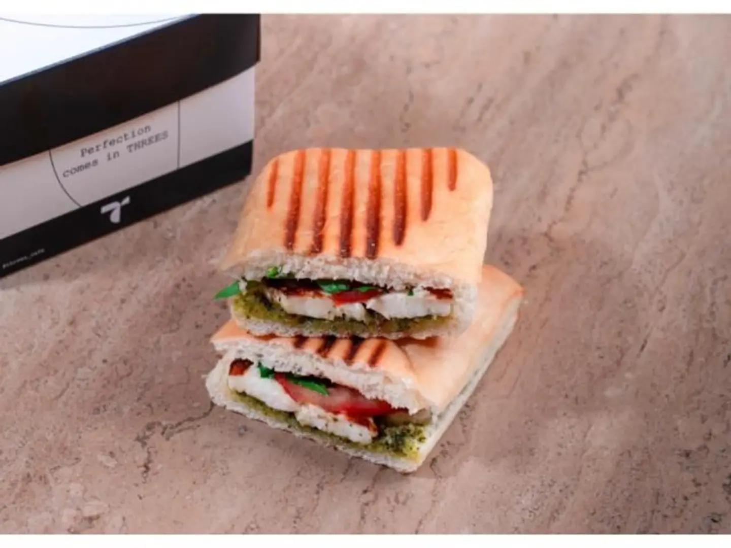 ساندوتش حلومي