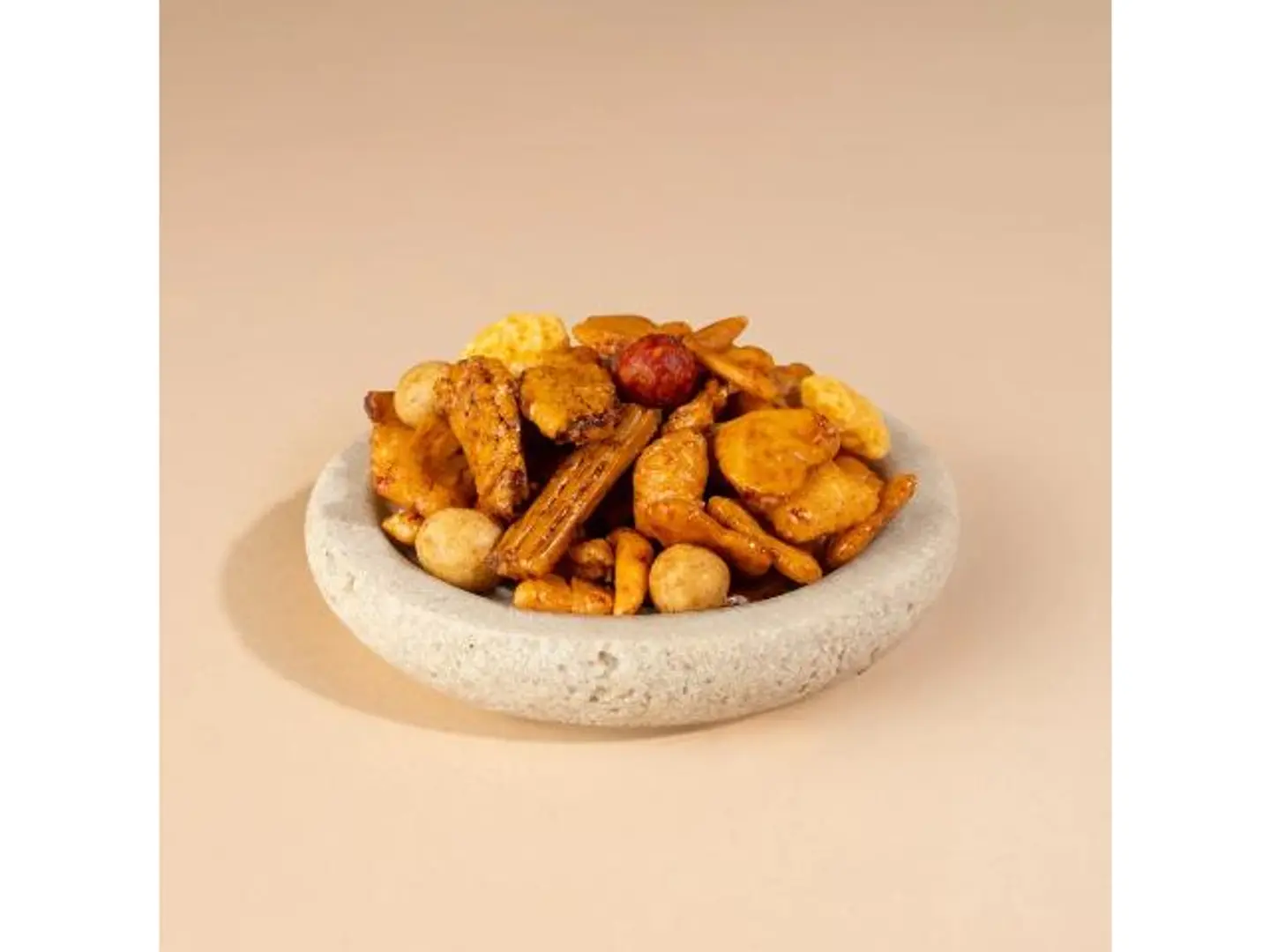 مكسرات يابانية مشكلة