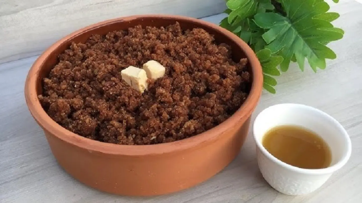 فتة حنيني سمن مع عسل