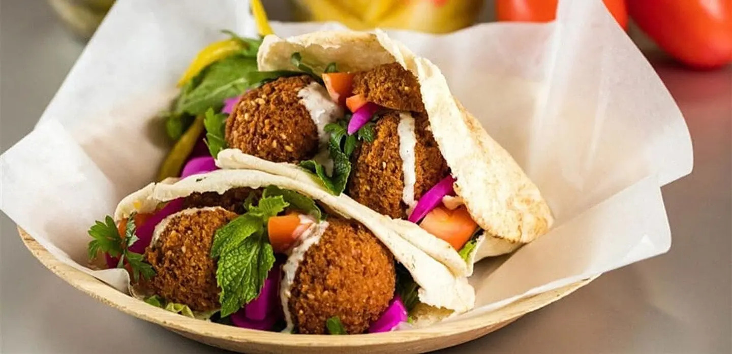 ساندوتش فلافل صبه خبز صاج