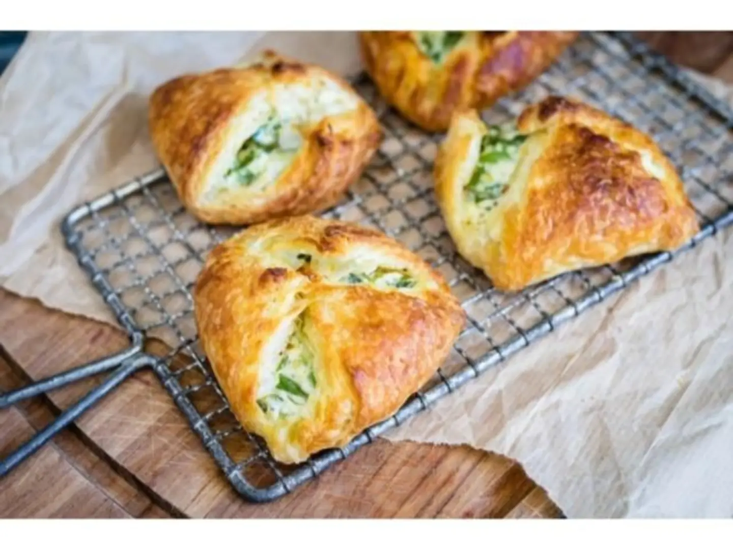 Spinach With Cheese And Pomegranate Molasses