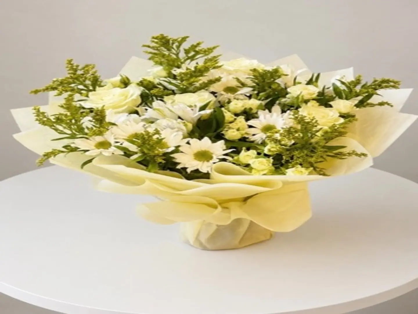 A Elegant Bouquet Of Flowers