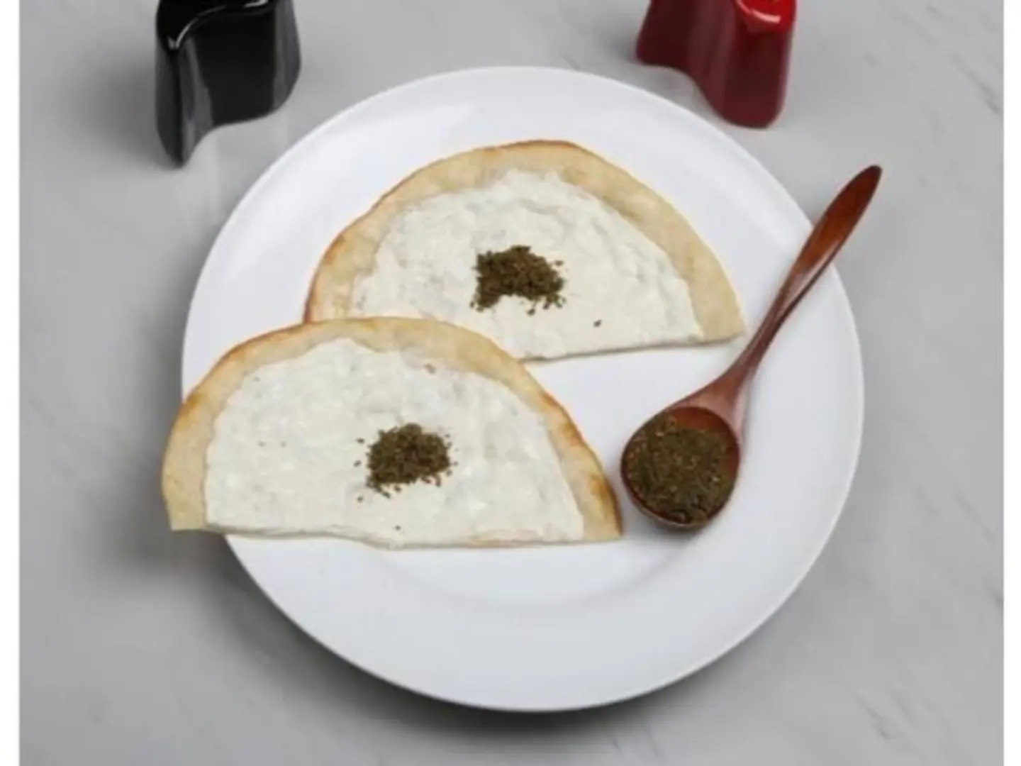 رقاق لبنه بالزعتر