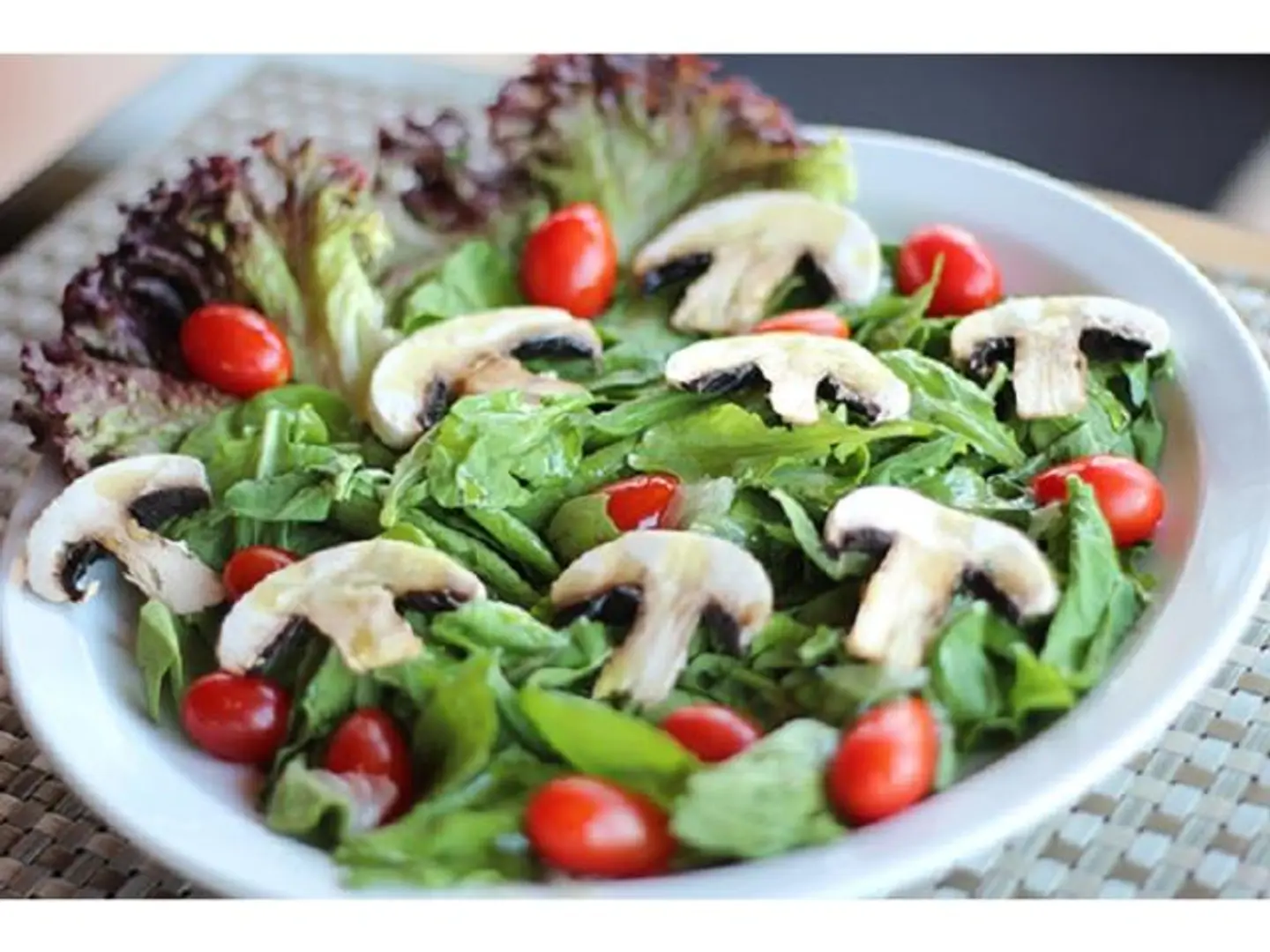 Arugula With Mushrooms