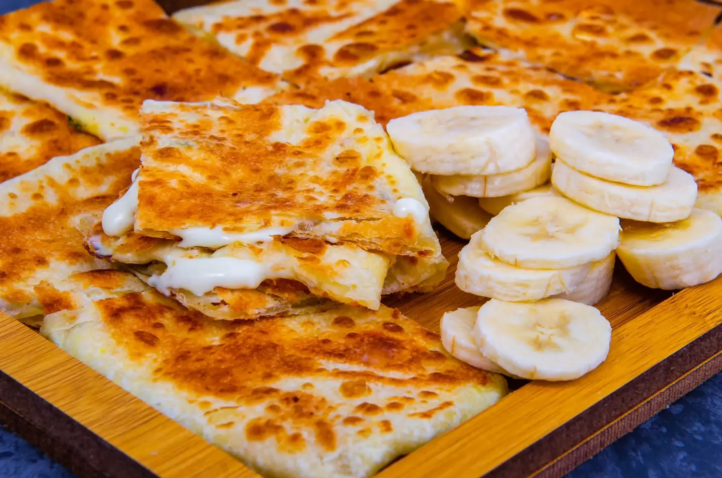 مطبق قشطة مع موز