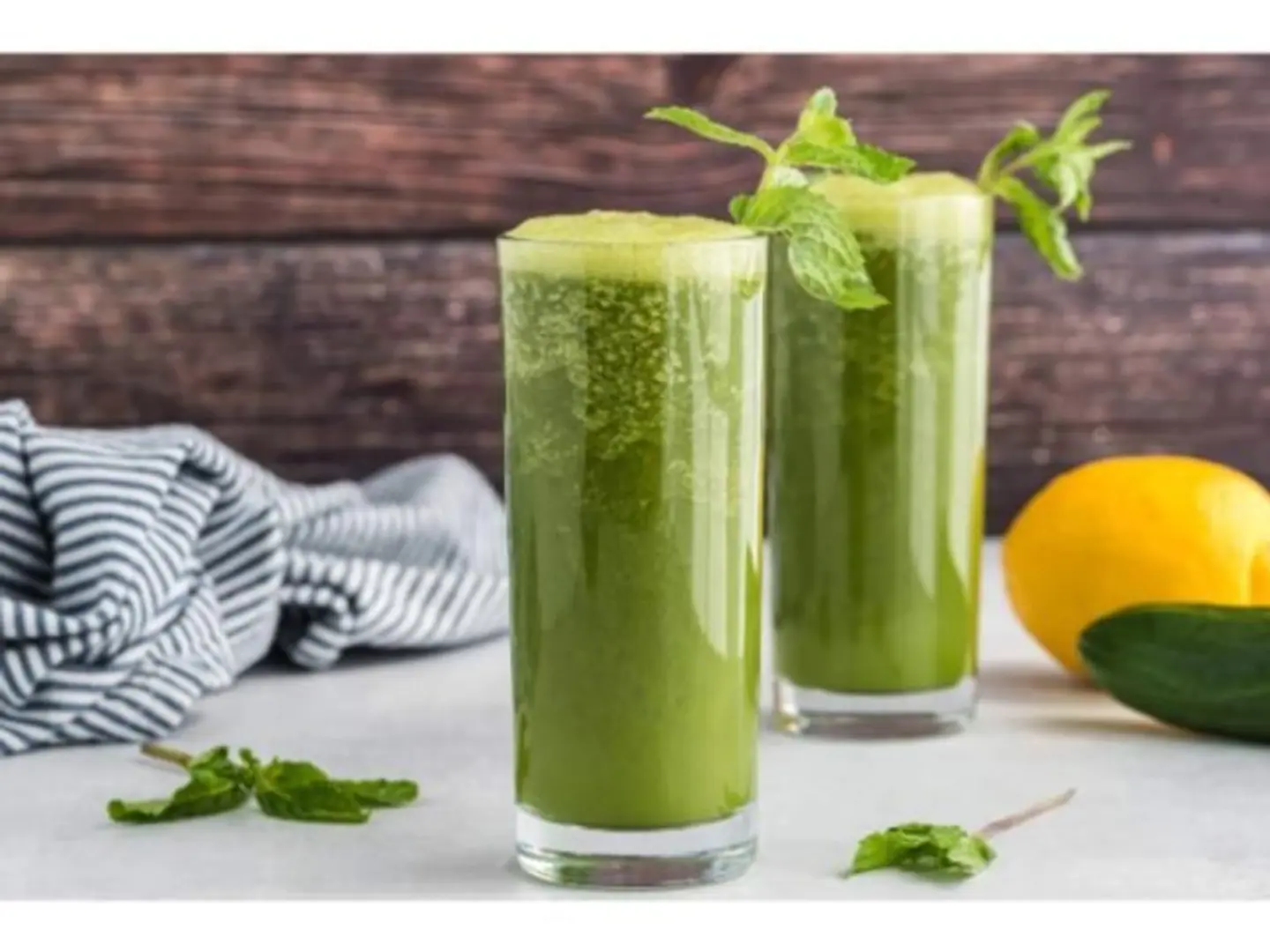Lemon With Mint And Ginger Juice