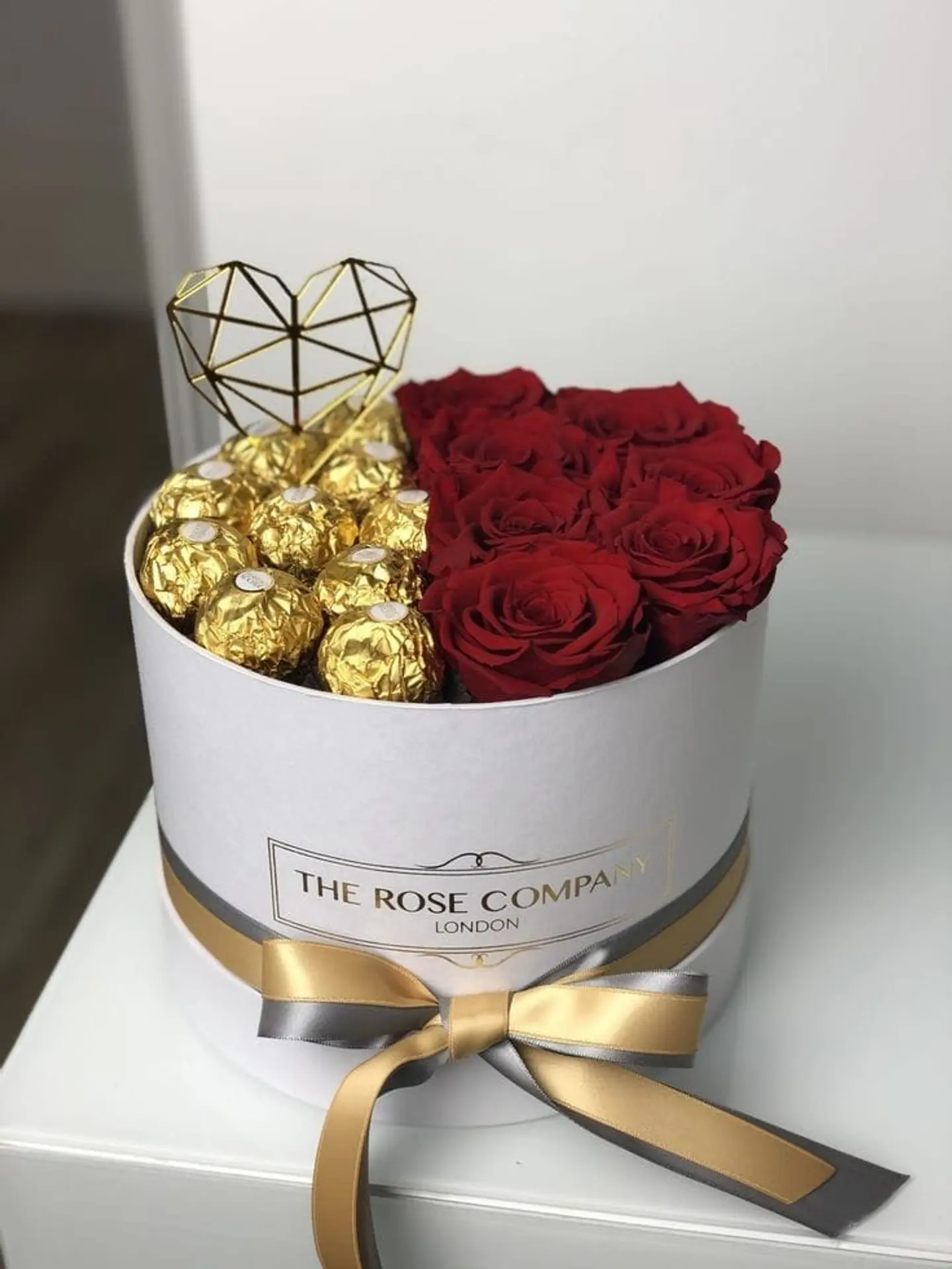 Red Jour Box With Chocolate 2