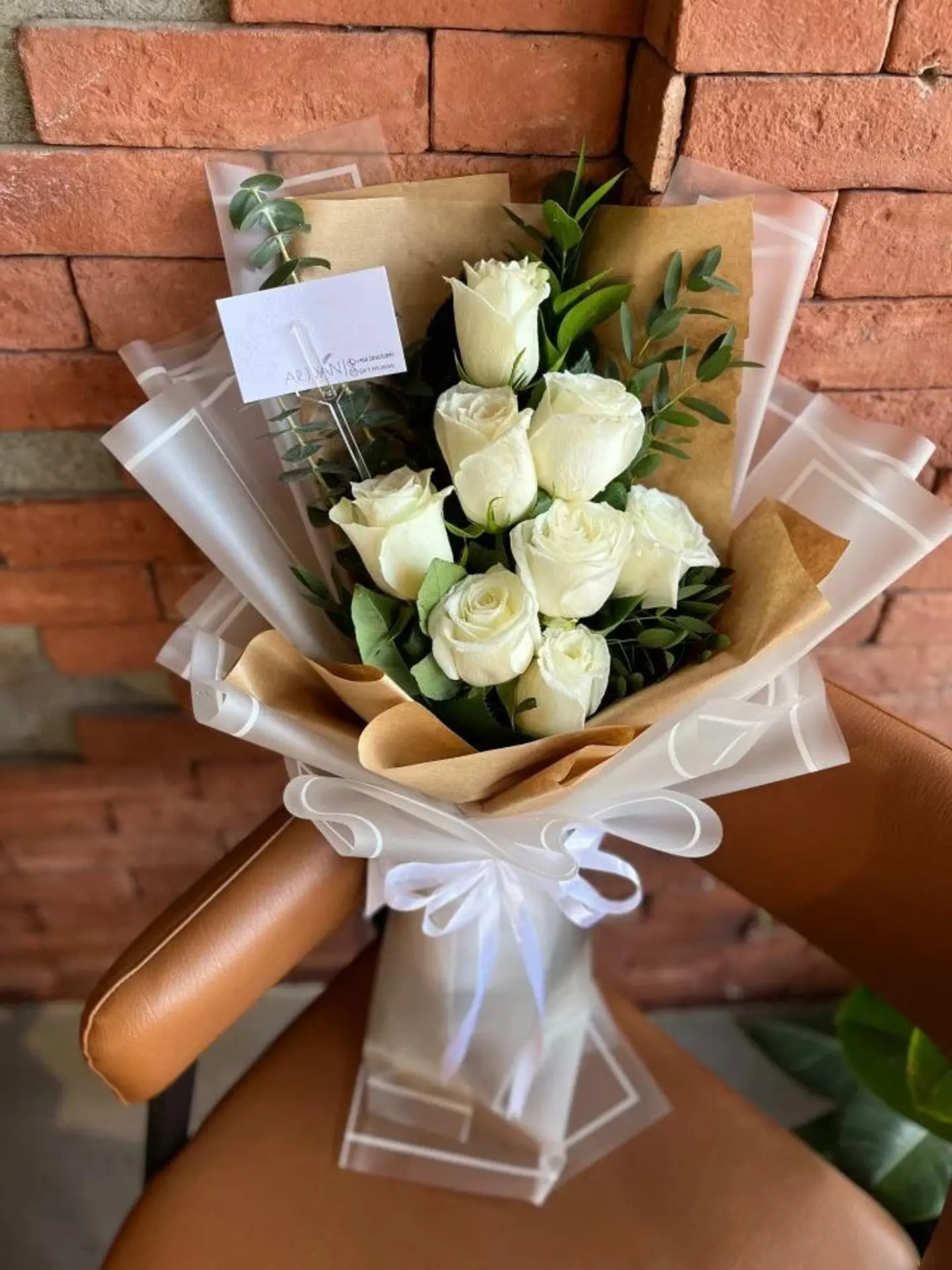 ورد وجودك في حياتي أجمل وأسعد، كل دقات قلبي تنادي باسمك.