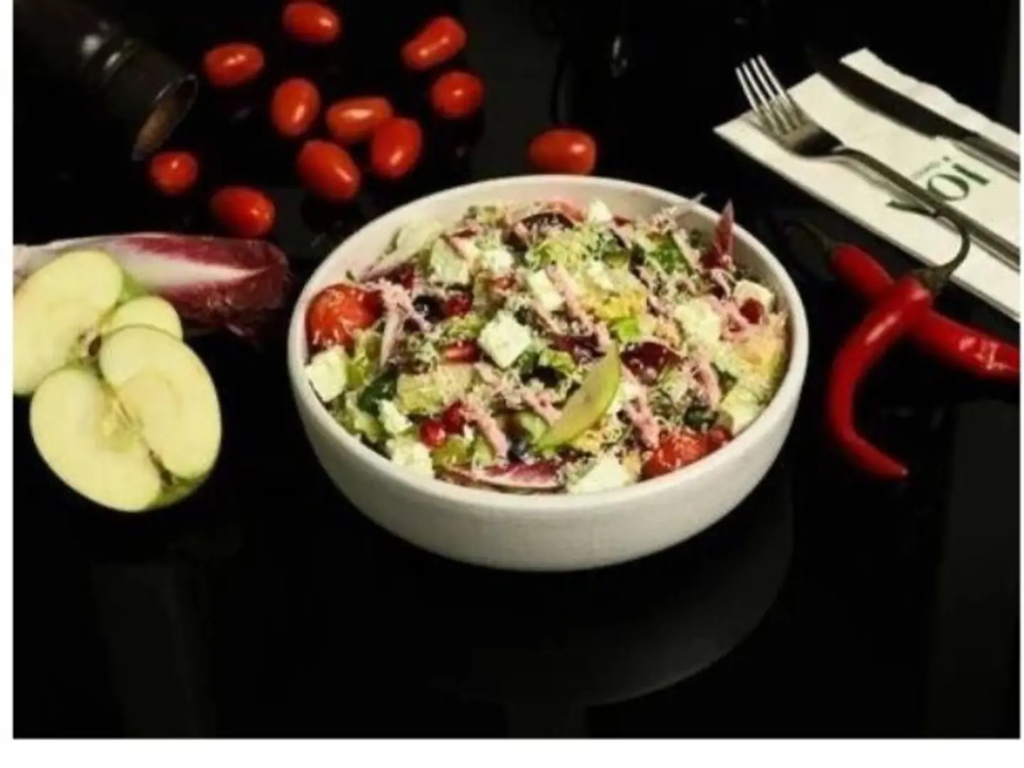 سلطة جبنة الفيتا والبطيخ