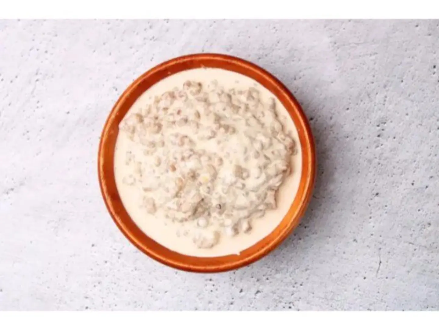 معصوب قشطة مع حليب نفر