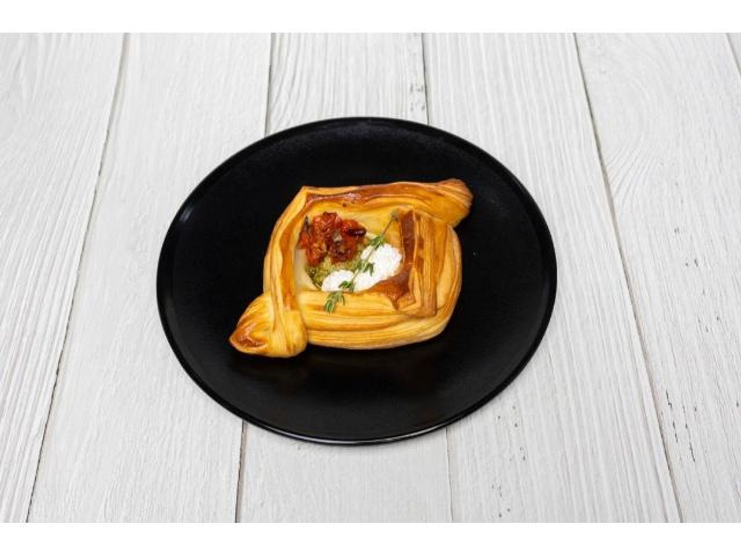 Tomato And Pesto Danish
