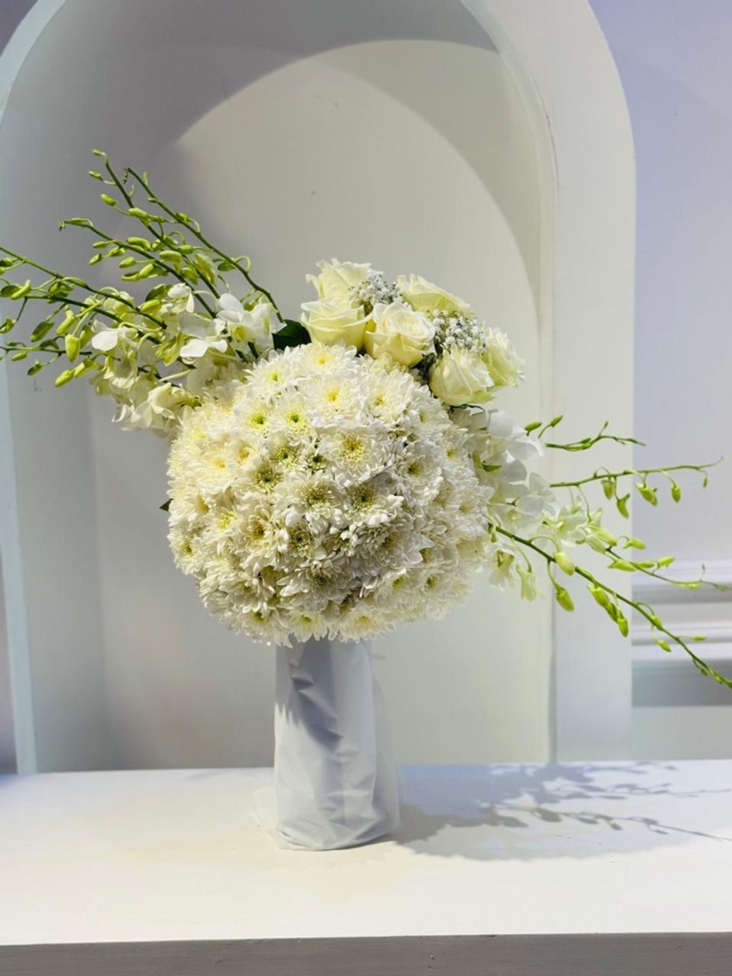 The Wonderful White Vase 7860