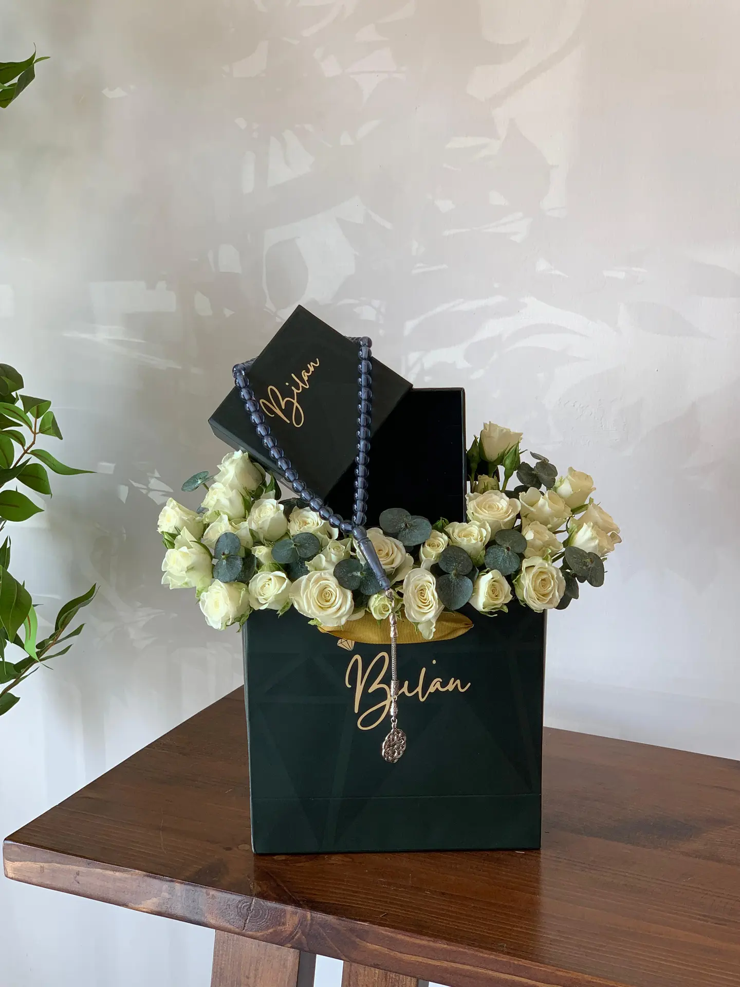 سبحة بيلان الرمادية المميزة