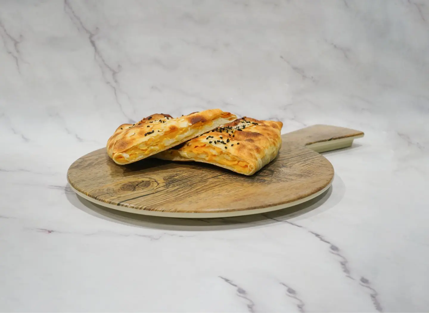 فطيرة الاجبان الثلاثه