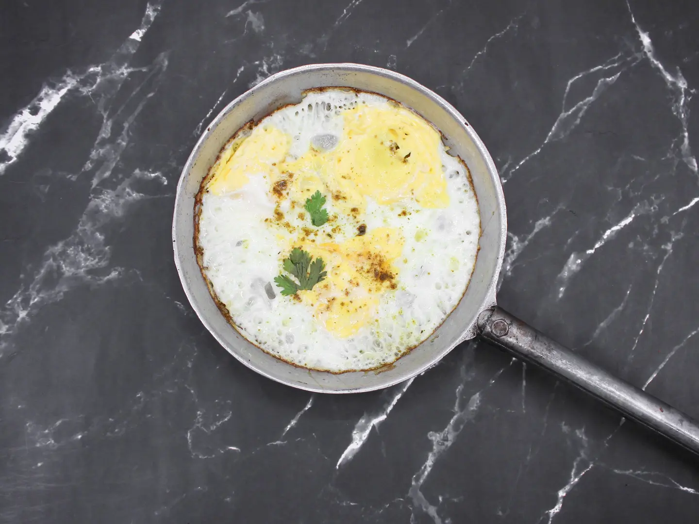 بيض مقلي جبن