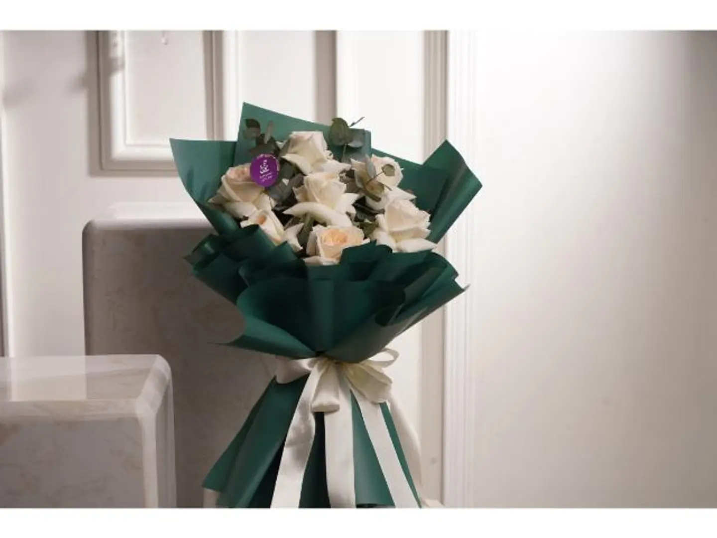 بوكيه الجوري الأبيض الكلاسيكي