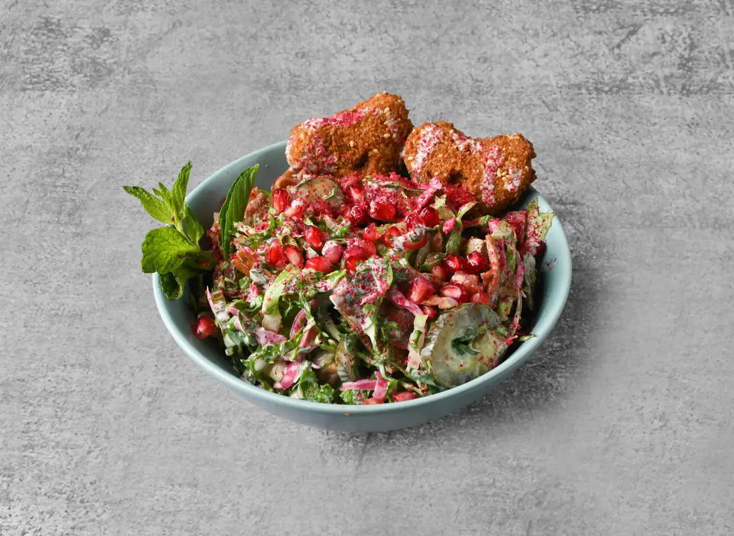 صحن فتة فلافل