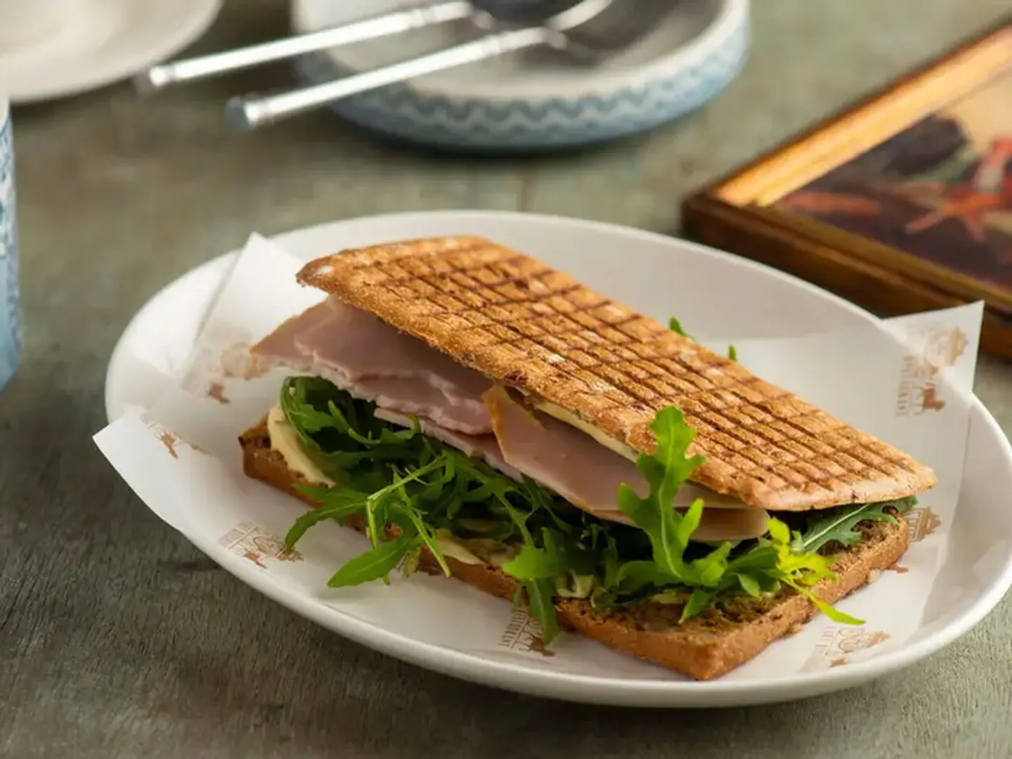 بانيني ديك رومي مدخن