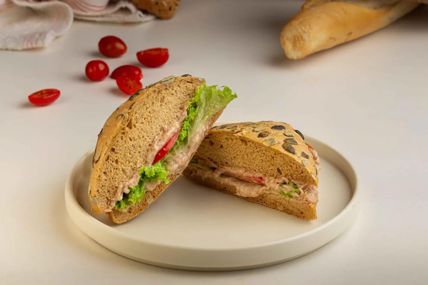 Tuna Sandwich   White/Dark 90g