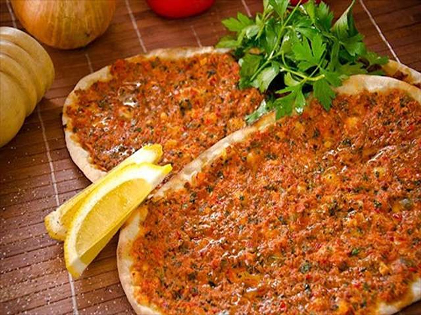 نص نفر لحم بعجين