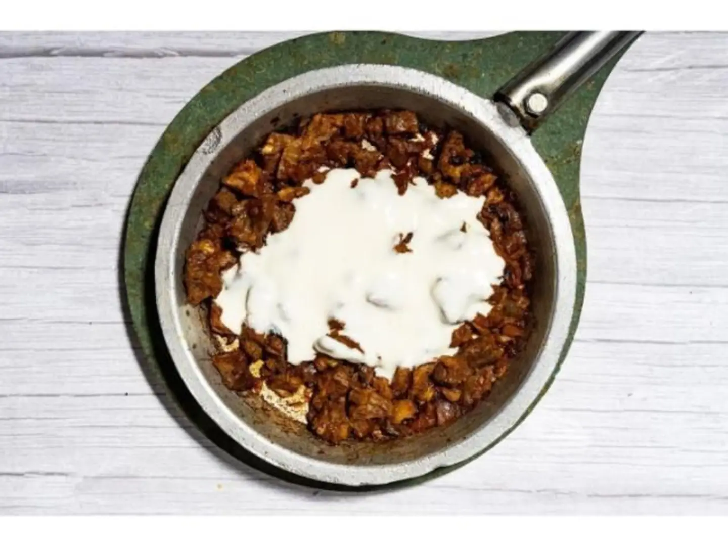 Mgalgal Meat With Cream Cheese