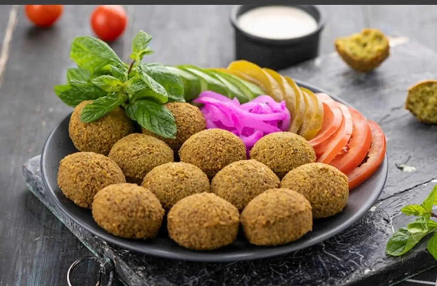صحن فلافل كبير