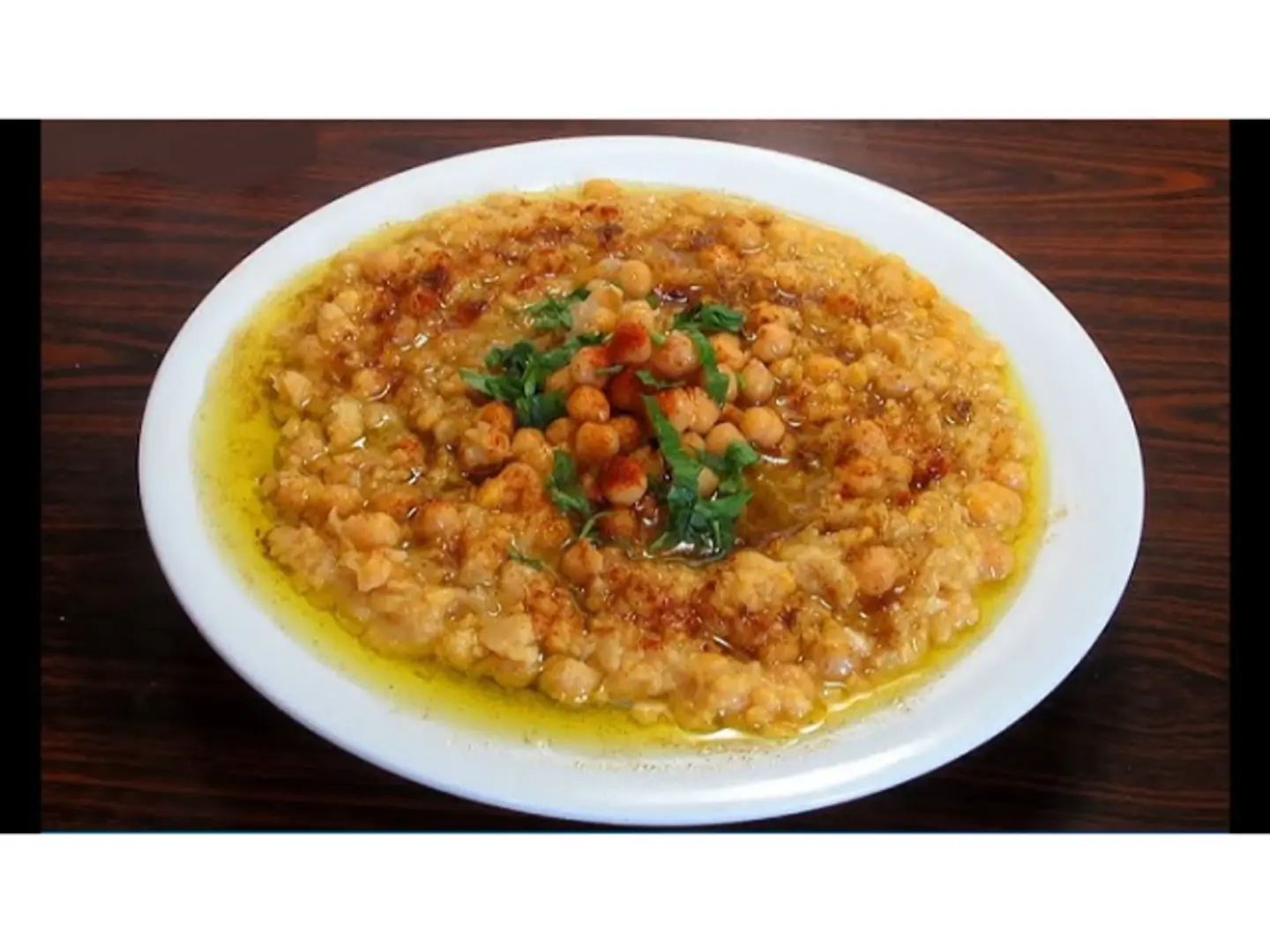Musabbaha With Olive Oil