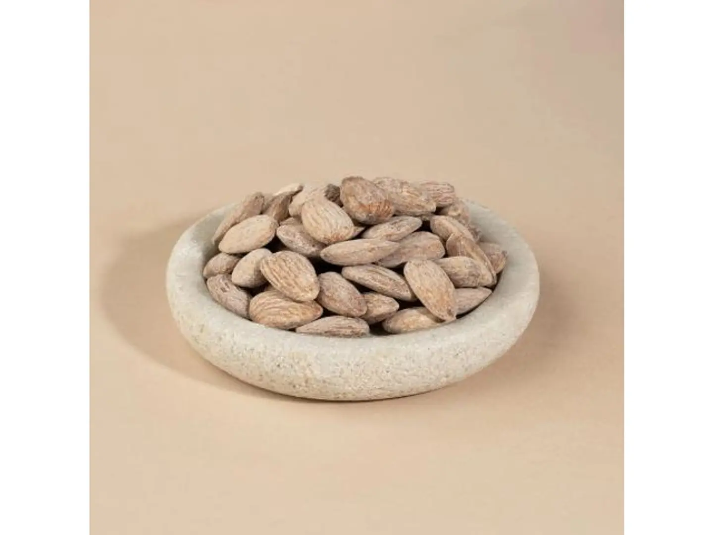 لوز أمريكي مالح